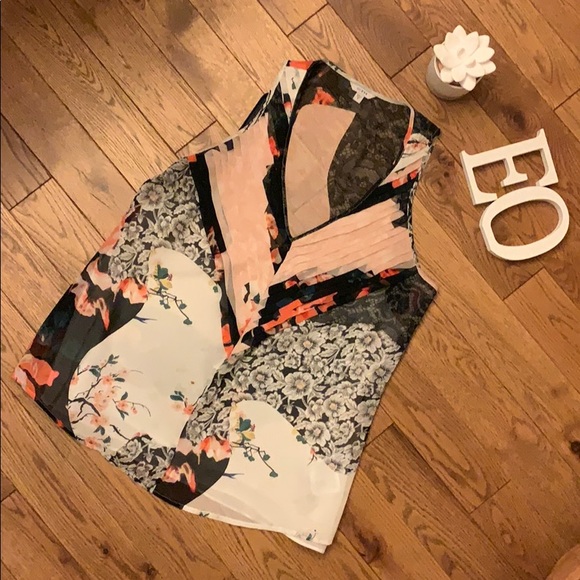 Guess Tank - Picture 1 of 3